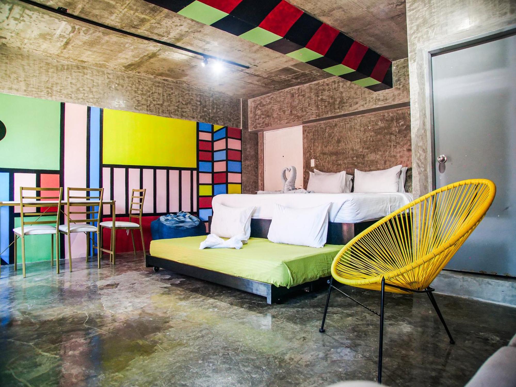 D522 Hostel At Kiener Hills - Near Cebu Airport 막탄 외부 사진