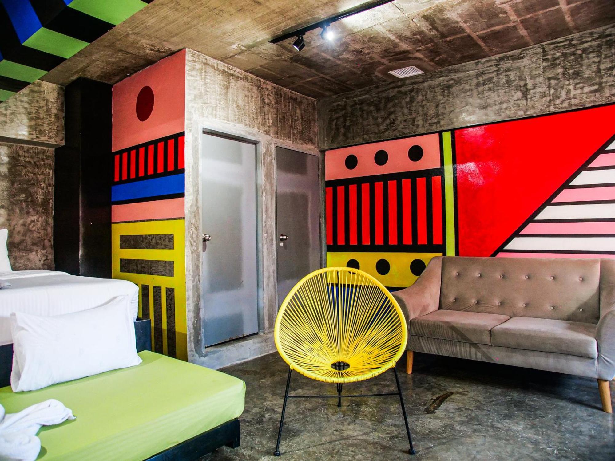 D522 Hostel At Kiener Hills - Near Cebu Airport 막탄 외부 사진